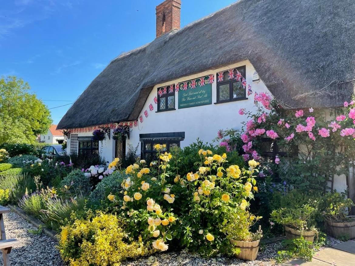 Hotel The Red Cow Heydon  Exterior foto
